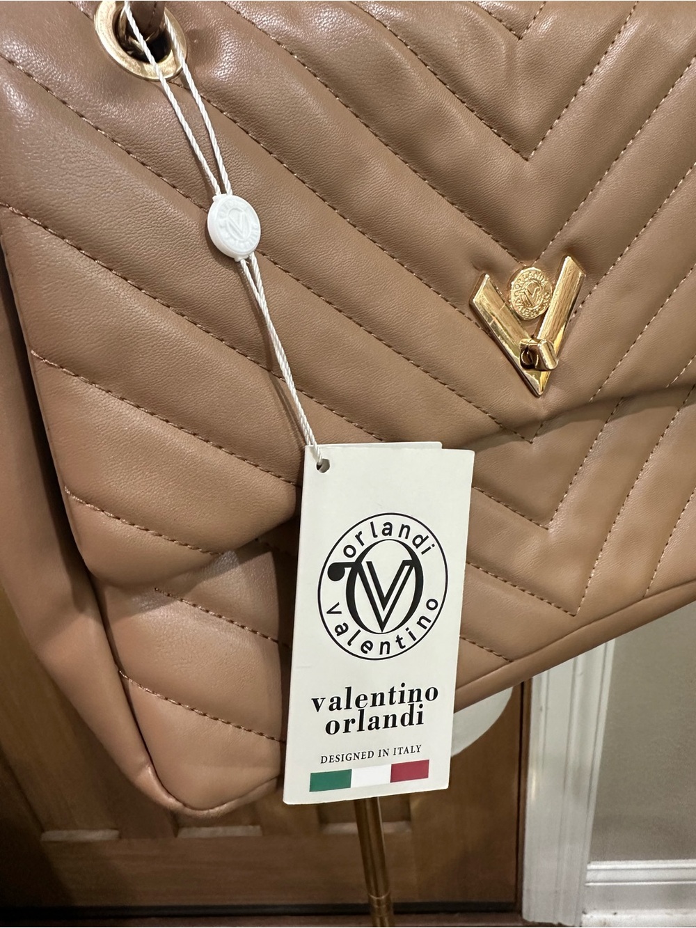 NWT Valentino Orlandi V-3009 Quilted Chain Shoulder Bag Taupe MSRP $320 - Picture 5 of 9